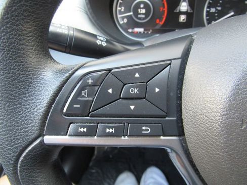 Used 2020 Nissan Versa SV image 32