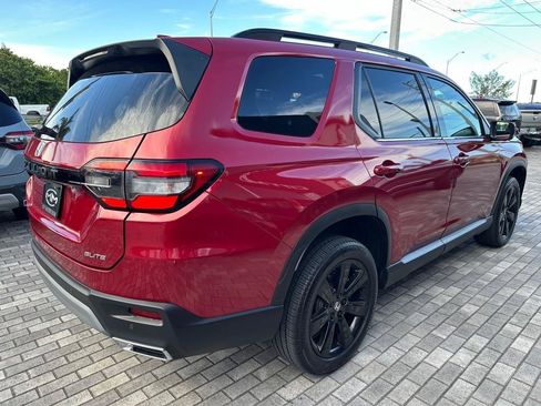 Used 2025 Honda Pilot Elite image 8