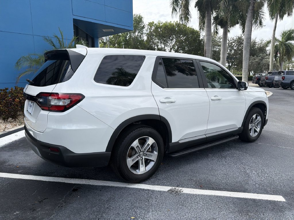 Certified 2025 Honda Pilot EX-L image 8
