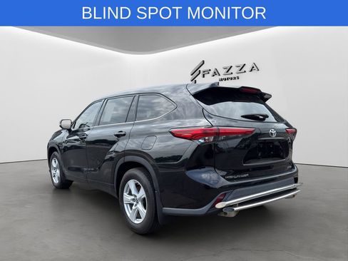 Used 2020 Toyota Highlander LE AWD/4WD image 9