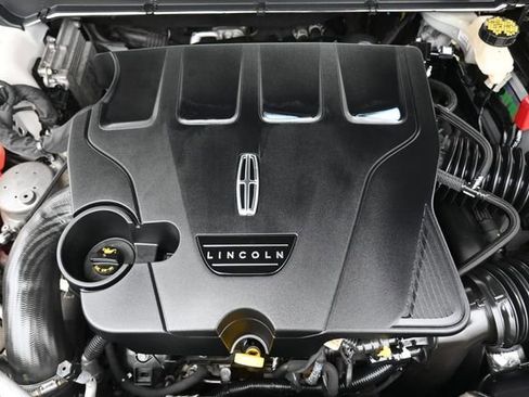 Used 2017 Lincoln Continental Reserve w/ Technology Package image 17