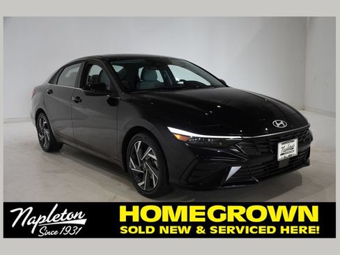 Used 2025 Hyundai Elantra Limited FWD image 1