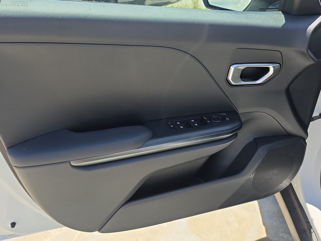 New 2026 Kia K4 FWD image 17