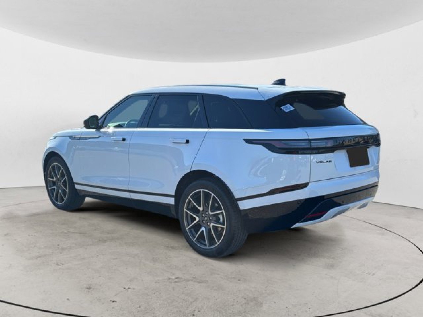 New 2026 Land Rover Range Rover Velar Dynamic SE AWD/4WD image 6