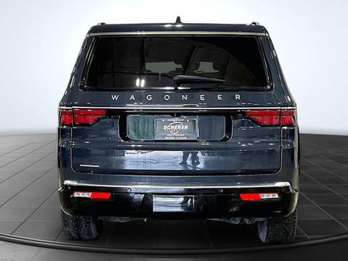 Used 2023 Jeep Wagoneer 4WD w/ Premium Group I image 4