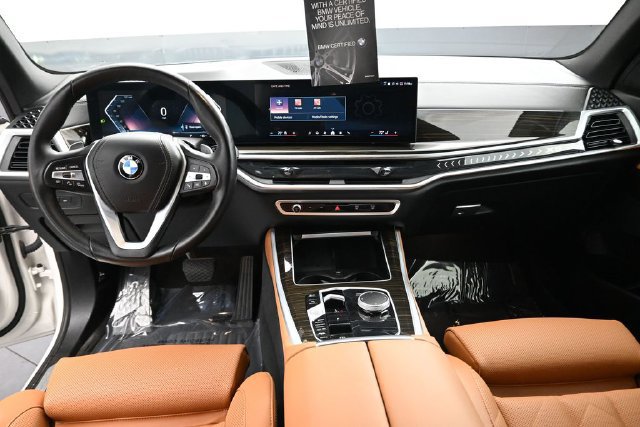 Certified 2024 BMW X5 xDrive40i w/ Parking Assistance Package AWD/4WD image 15