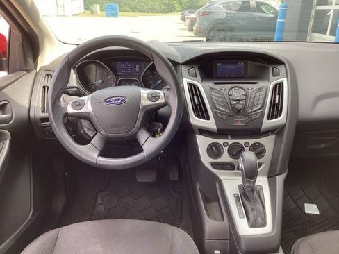 Used 2014 Ford Focus SE FWD image 15