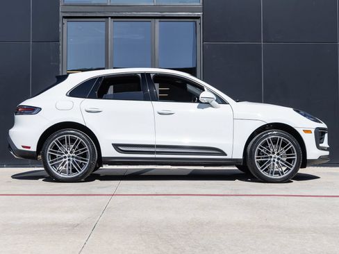 Certified 2026 Porsche Macan AWD/4WD image 12