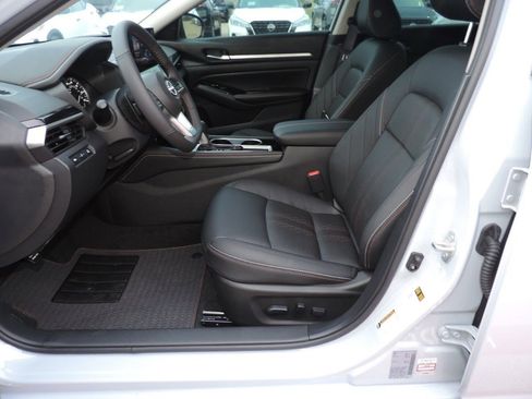 New 2025 Nissan Altima 2.5 SR w/ SR Premium Package image 15