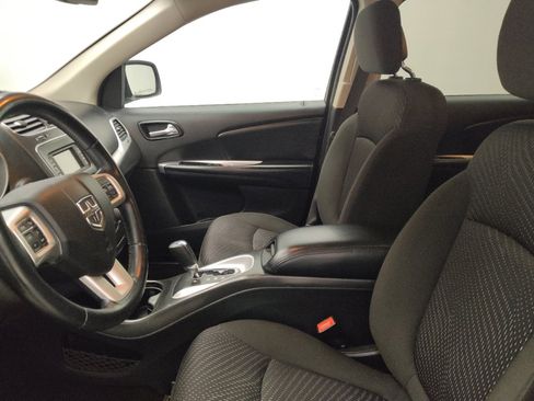 Used 2019 Dodge Journey SE w/ Connectivity Group FWD image 17