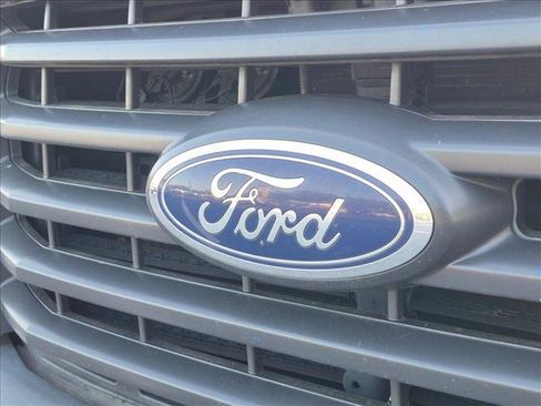 Used 2017 Ford F150 XLT w/ Equipment Group 302A Luxury AWD/4WD image 13