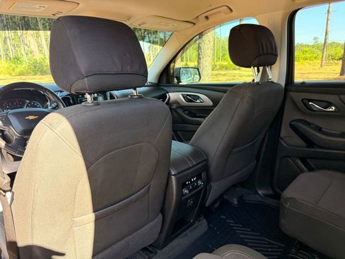 Used 2019 Chevrolet Traverse LT FWD image 24