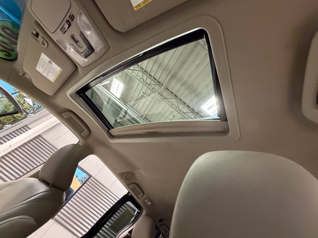 Used 2016 Toyota Sienna XLE w/ XLE Navigation Package FWD image 11