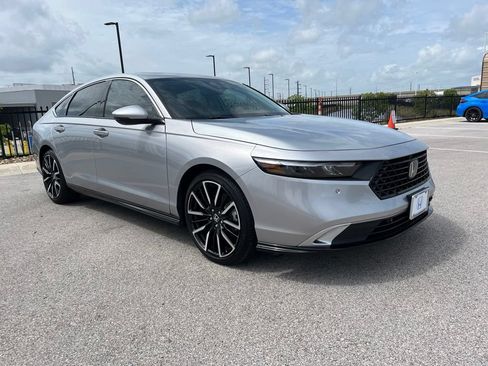 Used 2024 Honda Accord Touring image 3