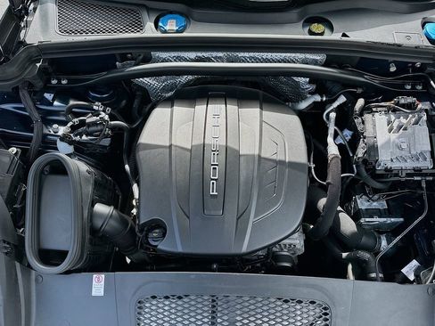 Used 2021 Porsche Macan image 36