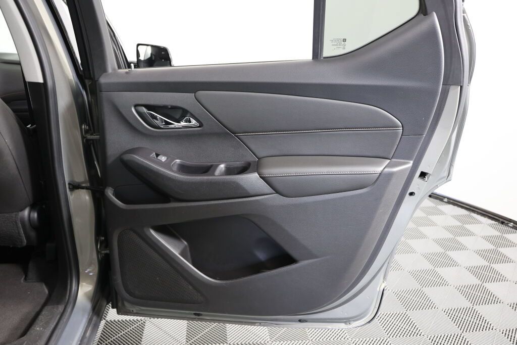 Used 2018 Chevrolet Traverse LT FWD image 22