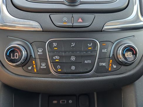 Used 2023 Chevrolet Equinox LT FWD image 25