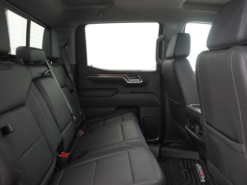 Used 2024 Chevrolet Silverado 1500 LT Trail Boss w/ Convenience Package II image 14