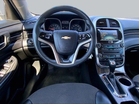 Used 2016 Chevrolet Malibu LT FWD image 5