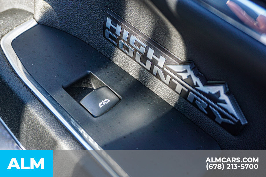 Used 2024 Chevrolet Silverado 1500 High Country w/ High Country Premium Package AWD/4WD image 57