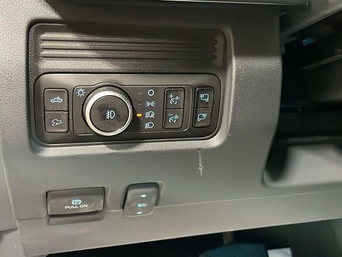 New 2026 Ford F250 Lariat w/ Black Appearance Package image 17