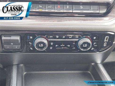 Used 2025 Chevrolet Silverado 2500 LTZ w/ LTZ Premium Package image 19