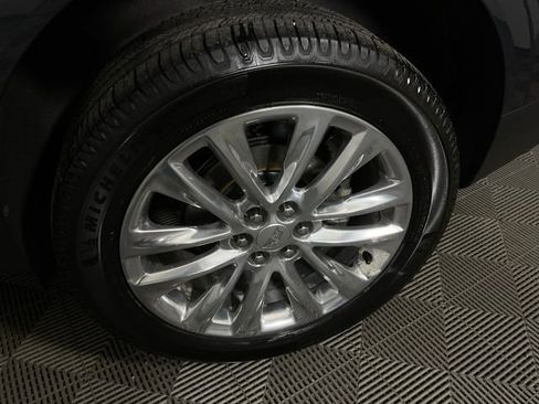 Used 2019 Cadillac XT5 Premium Luxury AWD/4WD image 36