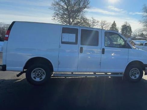 Certified 2023 GMC Savana 2500 Base w/ Driver Convenience Package image 9