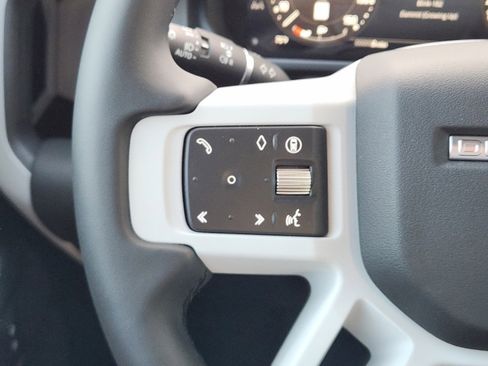 New 2025 Land Rover Defender 110 X-Dynamic SE AWD/4WD image 22
