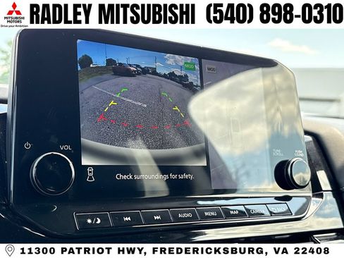 Used 2023 Nissan Pathfinder SL AWD/4WD image 9
