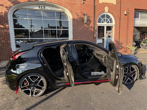 Used 2020 Hyundai Veloster N w/ Performance Package FWD image 11