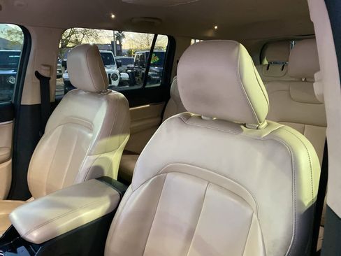 Used 2021 Jeep Grand Cherokee L Limited image 15