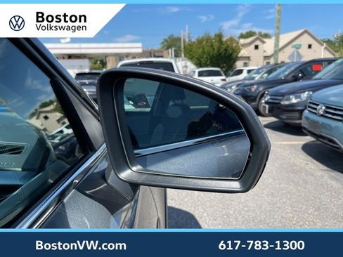 Used 2025 Volkswagen Taos SEL image 7