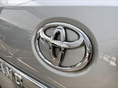 Used 2021 Toyota Land Cruiser AWD/4WD image 10