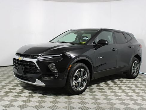 Used 2025 Chevrolet Blazer LT FWD image 24