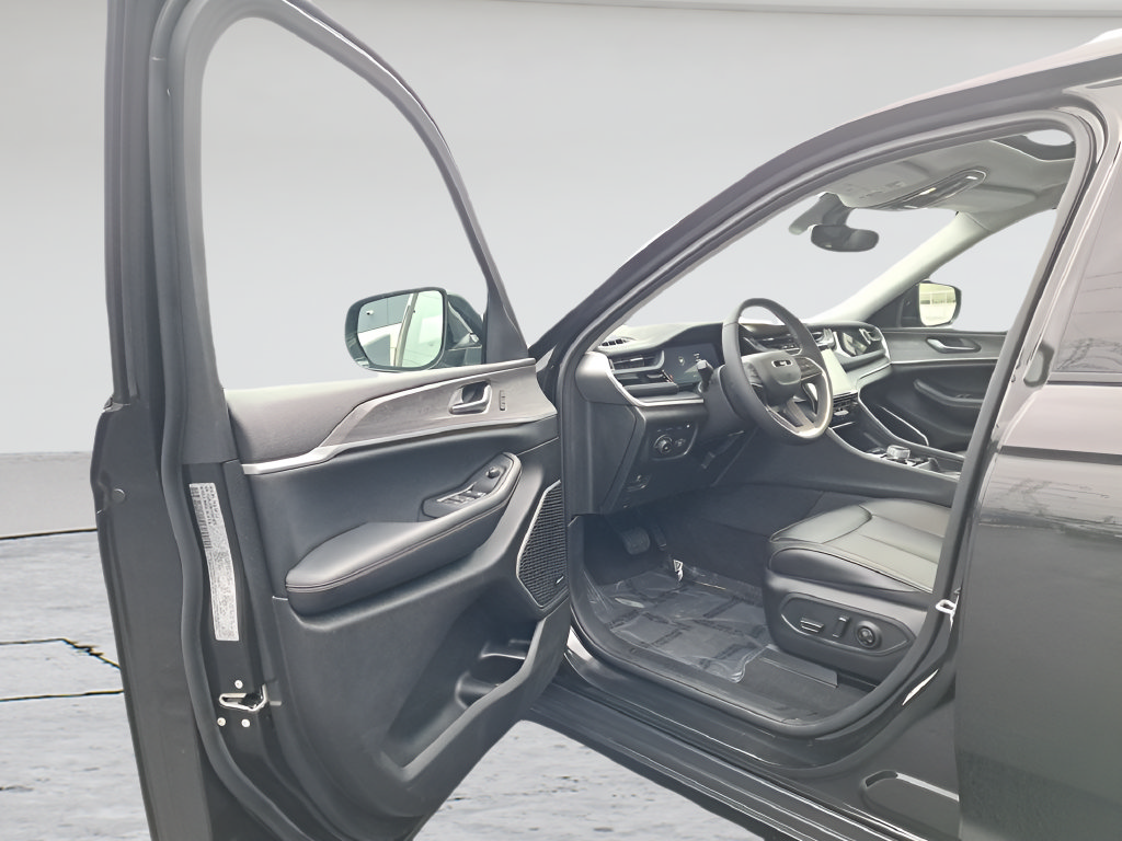 New 2023 Jeep Grand Cherokee 4WD 4xe image 9