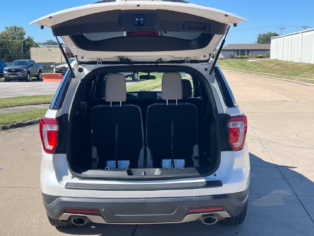 Used 2018 Ford Explorer XLT FWD image 5