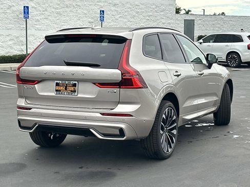 New 2026 Volvo XC60 T8 Ultra w/ Protection Package Premier AWD/4WD image 4