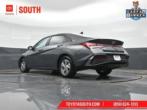Used 2025 Hyundai Elantra SE FWD image 42