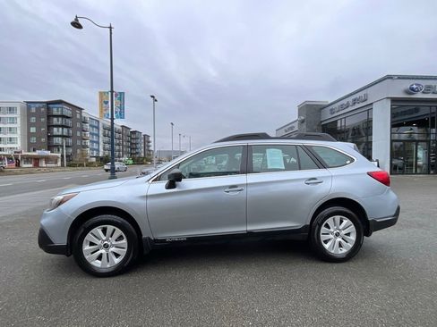 Used 2019 Subaru Outback 2.5i image 5