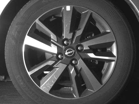 Used 2025 Nissan Versa SV FWD image 13