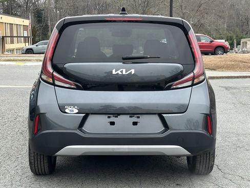 Used 2023 Kia Soul LX w/ LX Technology Package image 7
