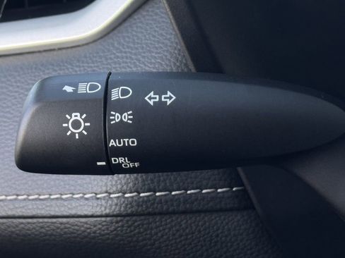 Used 2025 Toyota RAV4 XLE image 23