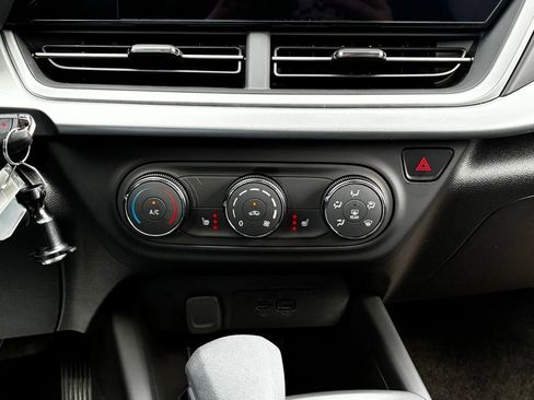 New 2026 Chevrolet Trax LS w/ LS Convenience Package FWD image 25