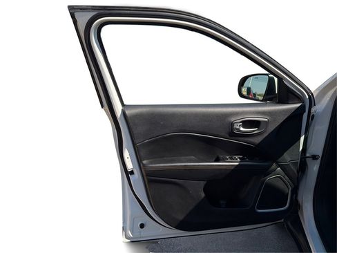 Used 2020 Jeep Compass Limited image 19