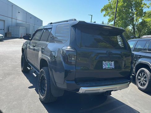 Used 2019 Toyota 4Runner TRD Off-Road AWD/4WD image 3