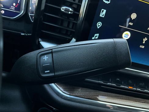 Used 2025 Chevrolet Silverado 1500 LT image 36