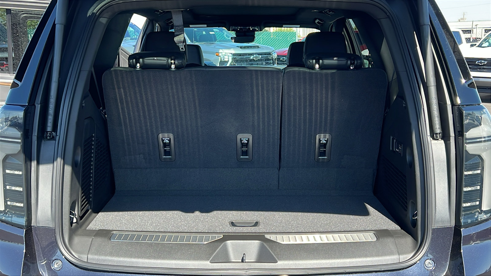 New 2026 Chevrolet Tahoe High Country w/ Sun And Tow Package AWD/4WD image 13