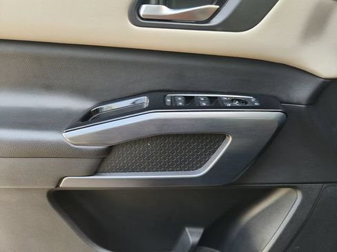Used 2022 Nissan Pathfinder SL w/ SL Premium Package FWD image 20