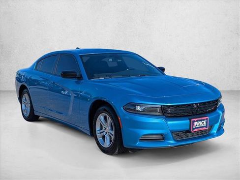 Used 2023 Dodge Charger SXT RWD image 3